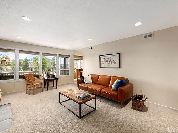 4th image of 11632 100th Ave NE APT 221