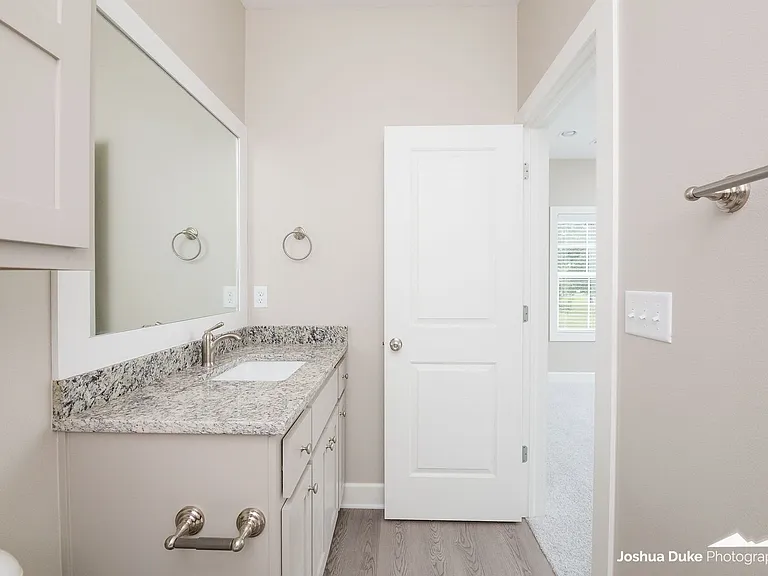 1320 S College Ave — Photo 29
