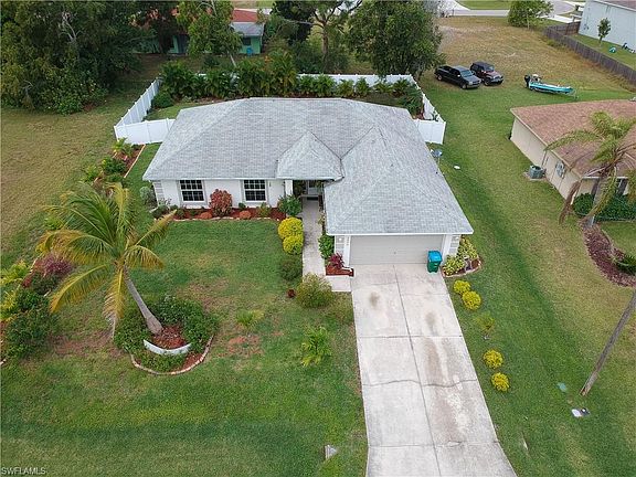 4th image of 2806 SW 18th Pl
