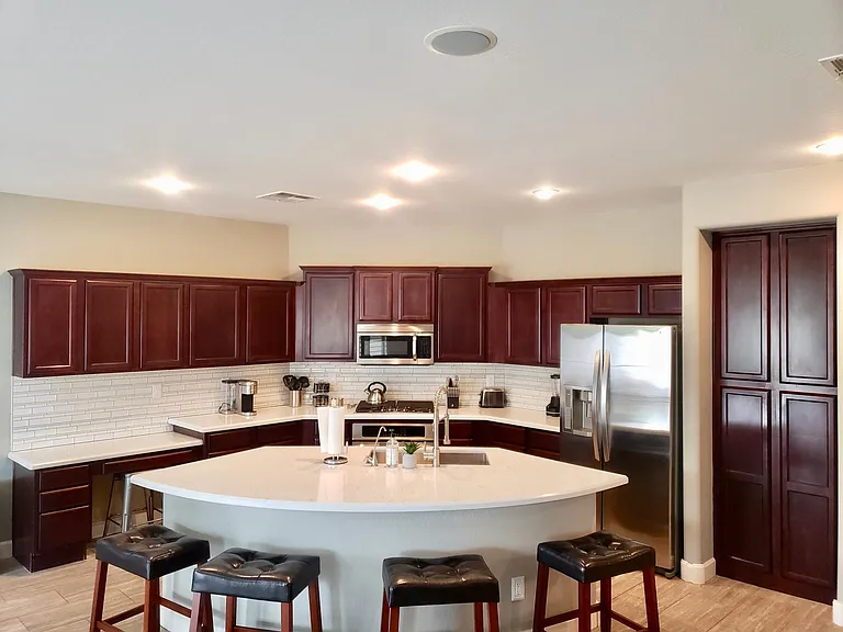 381 W Wisteria Pl — Photo 4