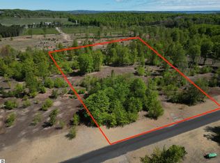 1087 E Solaris Way, Maple City, MI 49664