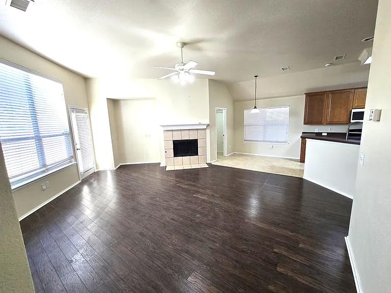 1107 Elm Grove Dr — Photo 9