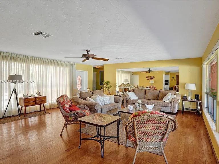 1321 Mandarin Isle — Photo 6