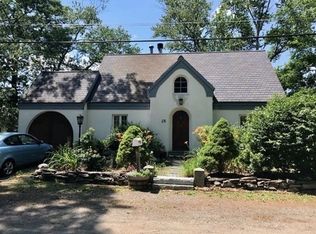 16 Redskin Trl, Groton, MA 01450