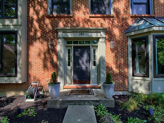 4th image of 191 Woodcrest Dr