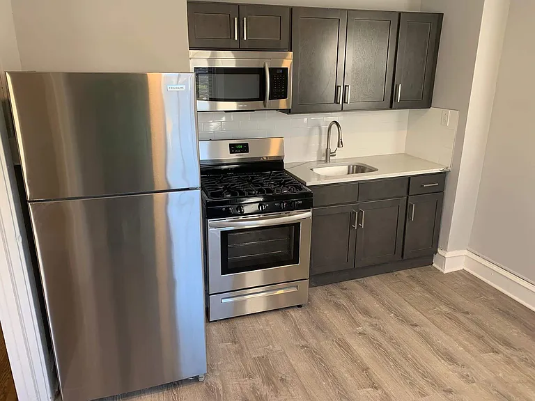 144-8 W Allens Ln #B16 — Photo 2
