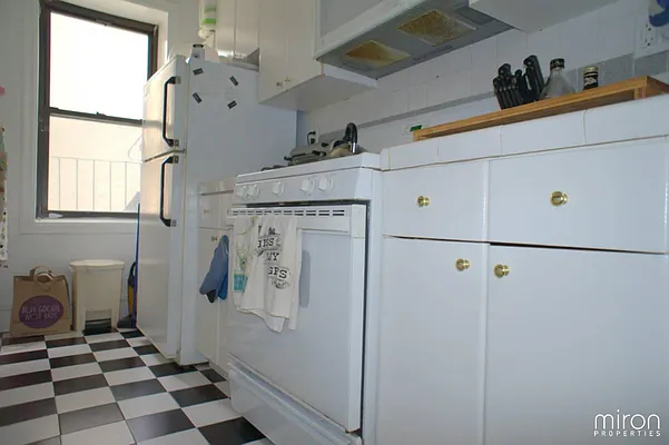 Rented by Miron Properties | media 9