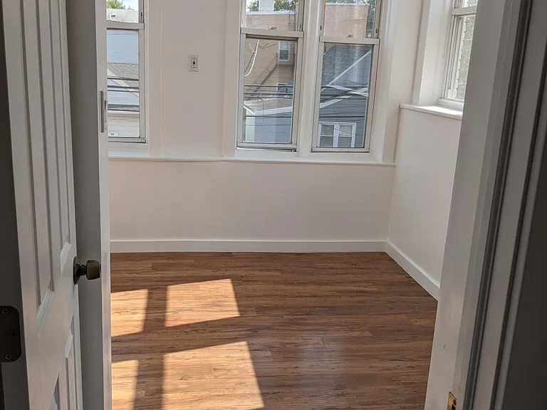 87 Chestnut Ave #2 — Photo 18