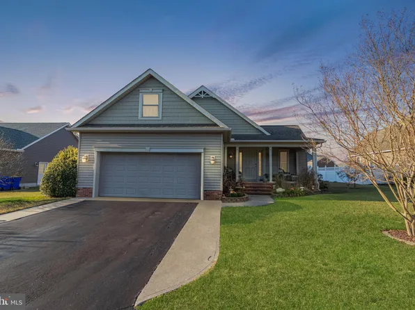 322 E 6th St, Blades, DE 19973