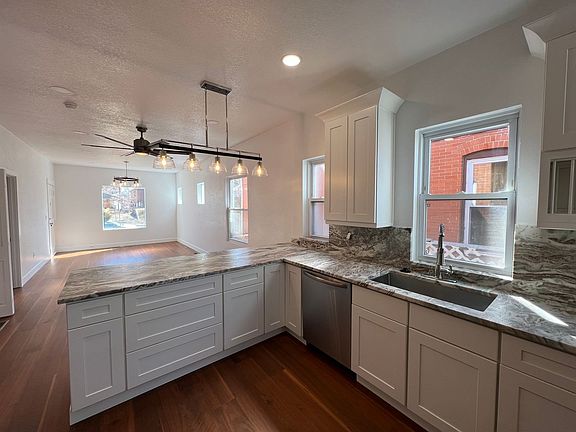5th image of 3055 N Josephine St