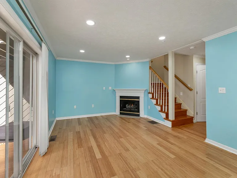 32 Suffolk Ct — Photo 12