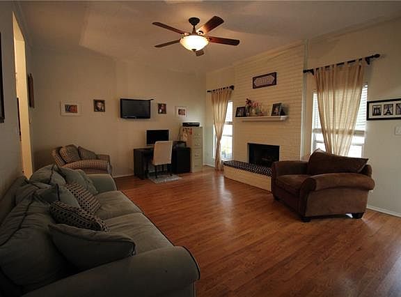 5th image of 1325 Hyde Park Blvd