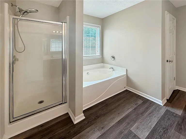 1210 Skylar Ridge Cir — Photo 26