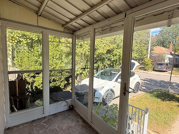 2nd image of 100 Cadorna Ave