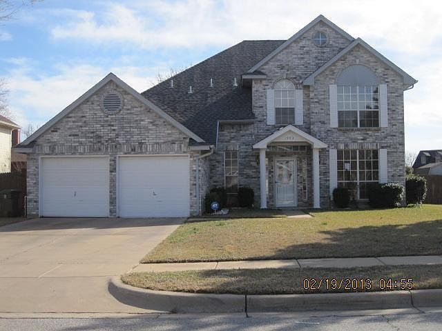 1st image of 1903 Wood Crest Dr