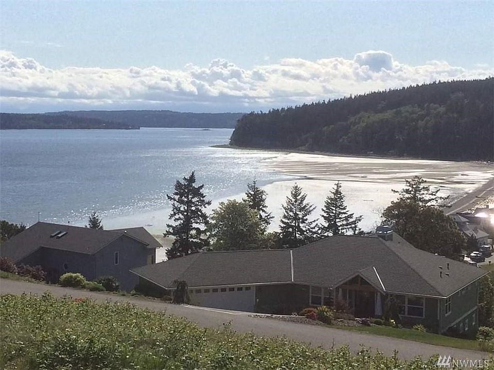 1st image of Moana Dr