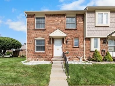 19960 S Great Oaks Cir, Clinton Township, MI, 48036