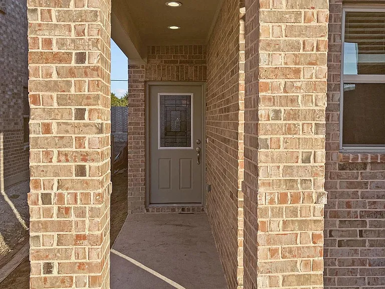 1817 Winecup Dr — Photo 2