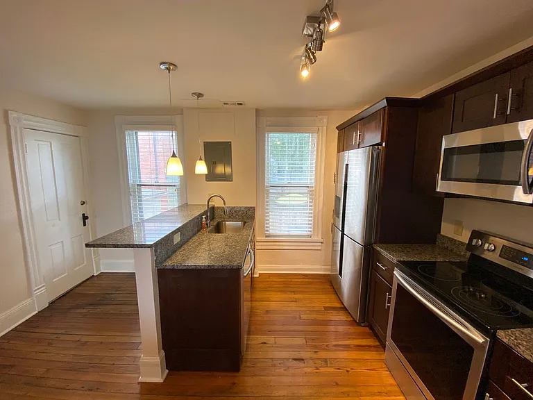 Kerr St 694-696 GW2 — Photo 2