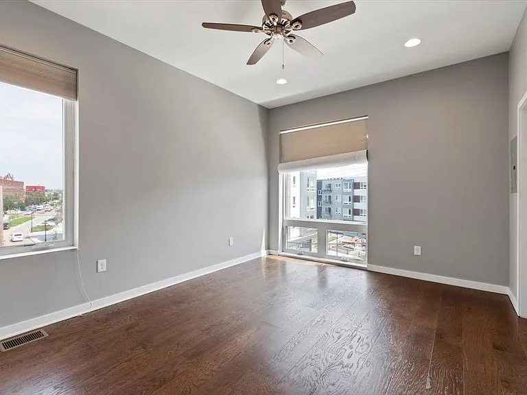 227 W Thompson St #D — Photo 22