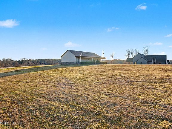 5th image of 14999 Fairview Rd