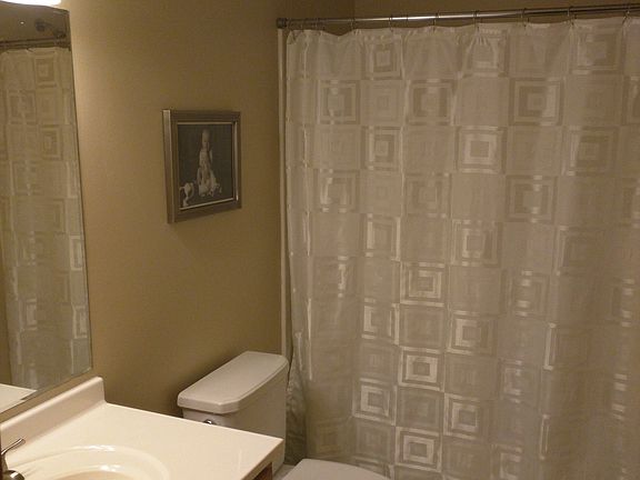 5th image of 934 Waterford Ct