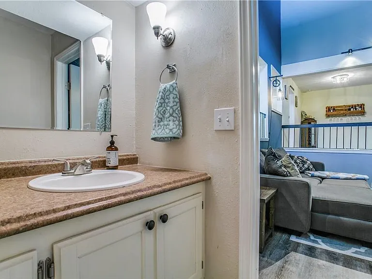 1330 El Camino Real — Photo 14