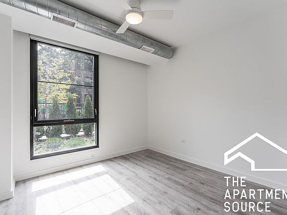 4th image of 1117 W Patterson Ave #102