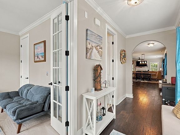 4th image of 1018 Laffite Way