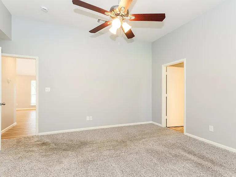 318 Lazy Ln — Photo 10