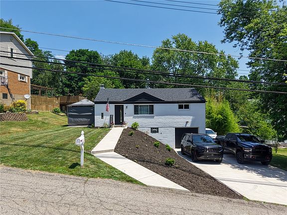 3rd image of 120 Elmwood Dr