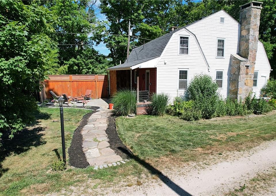 843 Mooresfield Rd, South Kingstown, RI 02879 Zillow