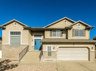 996 W Fox Hollow Dr, North Salt Lake, UT 84054