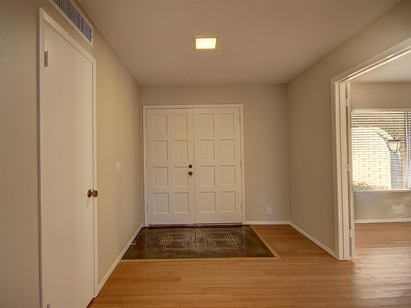 5th image of 1616 E Julie Dr