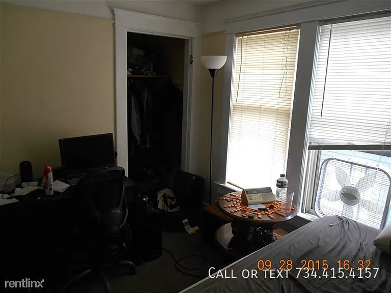 1002 Packard St — Photo 36