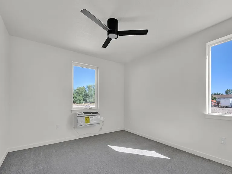 Veazey Park Apartments — Photo 48