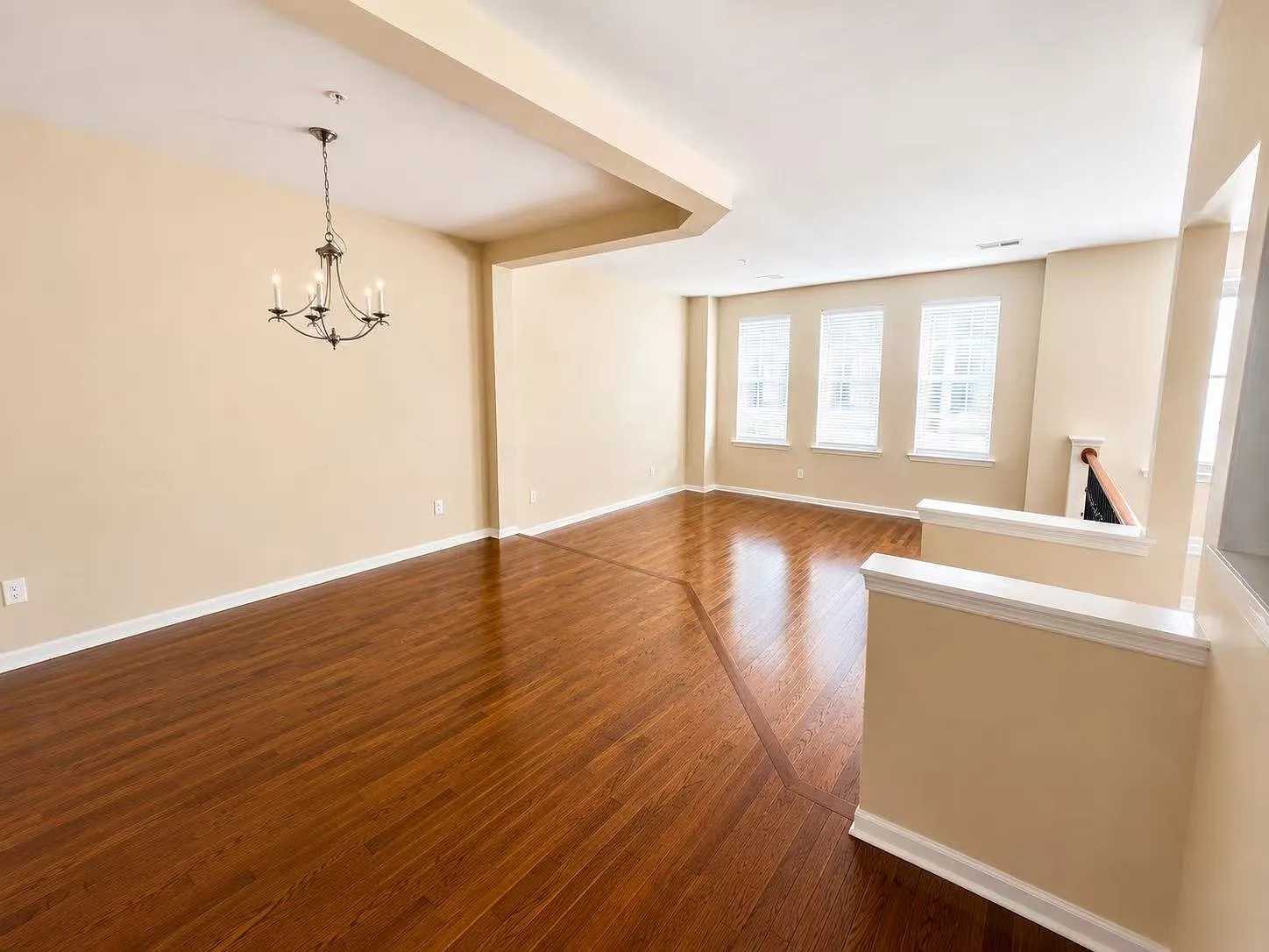 3 bed, 3.5 bath, 2304 sqft, $2,490 — Photo 3