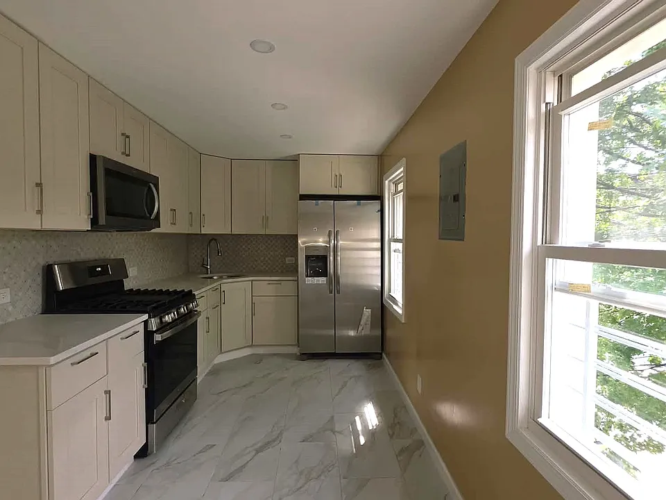 124-05 Jamaica Ave #2R