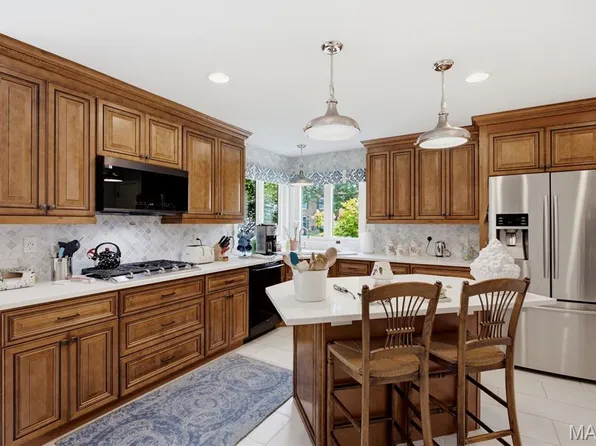 4701 Idecker Pl, Saint Louis, MO 63129