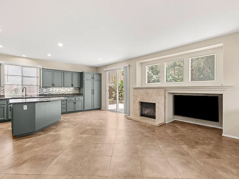 477 Fallbrook Ave — Photo 5