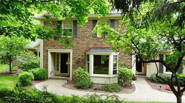 1st image of 32 Brickston Dr