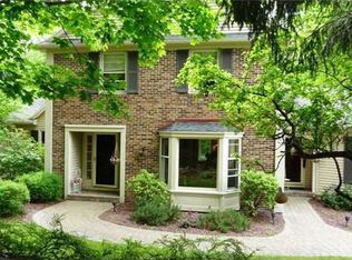 32 Brickston Dr, Pittsford, NY 14534