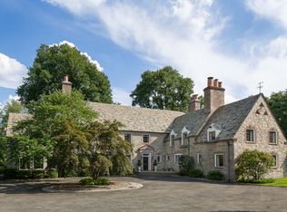 125 Stratton Rd, New Rochelle, NY 10804