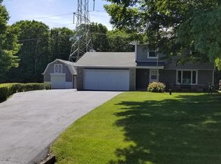 4455 S South Valley Ln, New Berlin, WI 53146