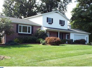 57 W Mountain Rd, Hegins, PA 17938