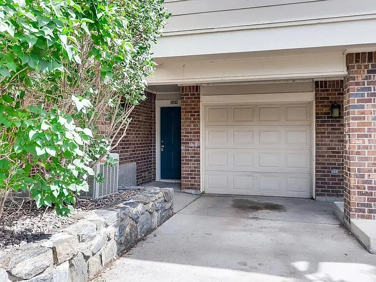 2155 Eagle Ave — Photo 15
