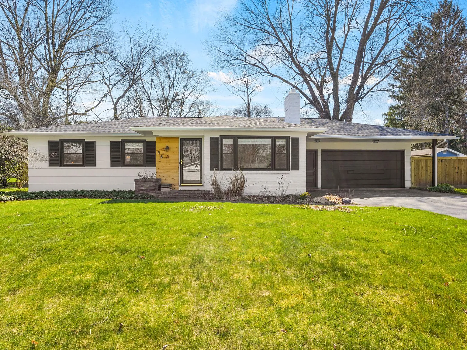 3 bed, 1.5 bath, 1550 sqft, $3,800 — Photo 1