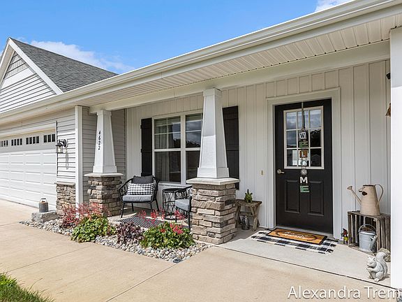 3rd image of 4622 Wren Dr SE