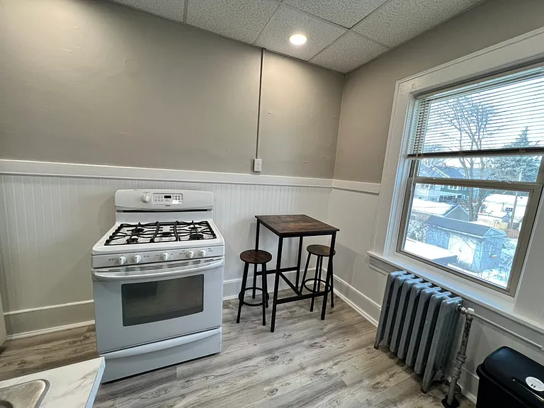 1946 E Main St #20 — Photo 5