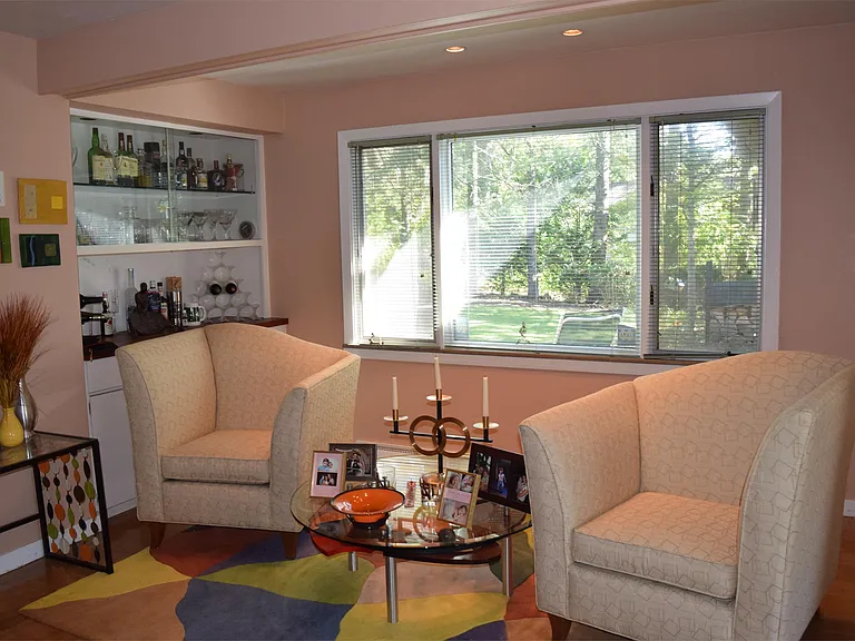 301 Homan Ave — Photo 17